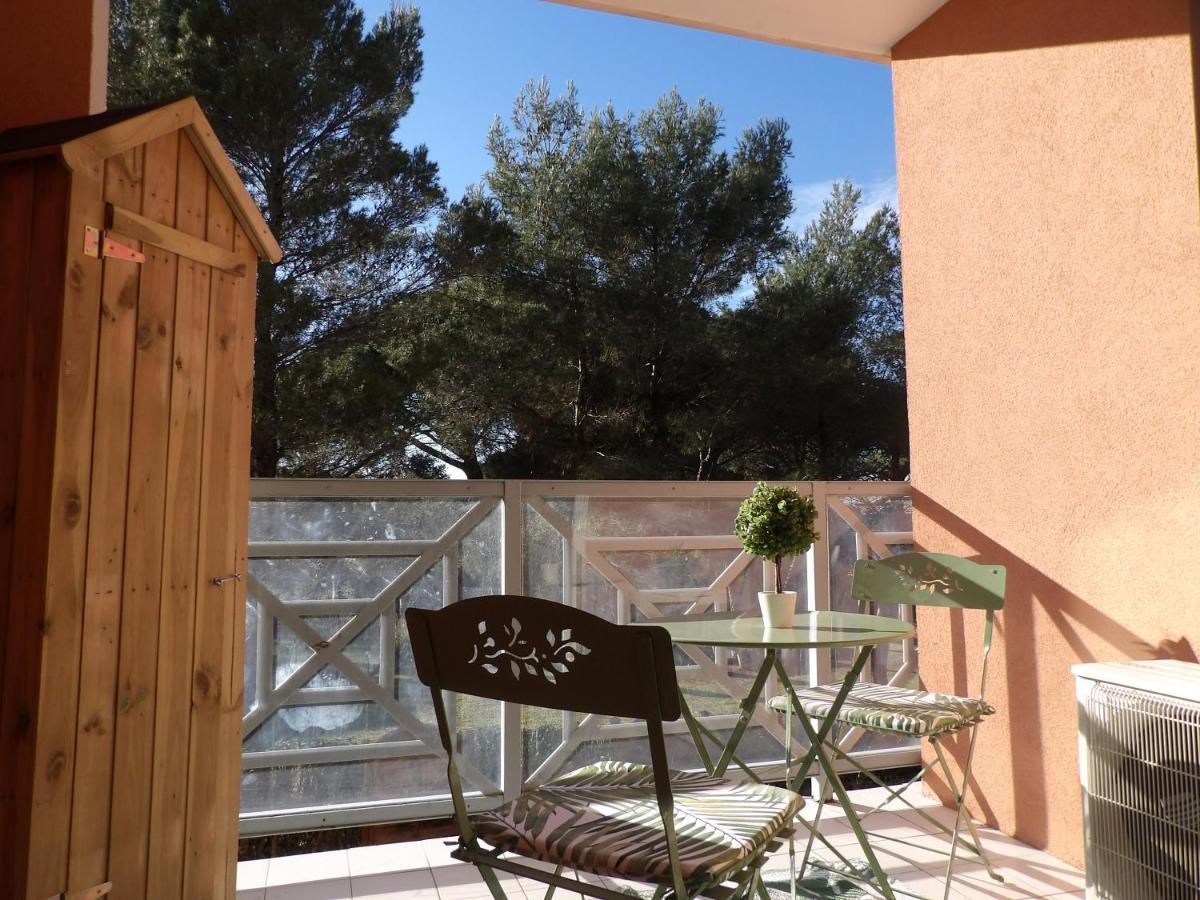 Appartement T2 Dans Residence Avec Piscine Et Tennis Saint-Raphael  Exterior photo